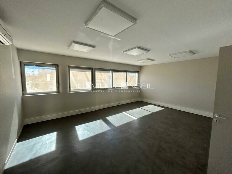 Office in Muret for lease - Interior Photo - Image 3 of 7