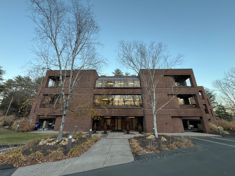 34 Dale Rd, Avon, CT for lease - Building Photo - Image 1 of 5