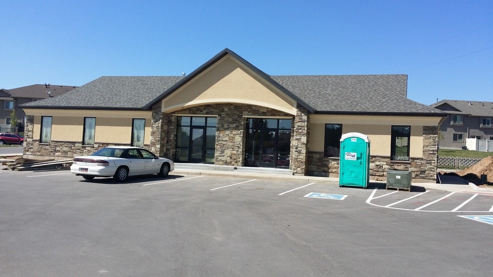 1826 E 3100 N, Layton, UT for lease - Primary Photo - Image 2 of 28
