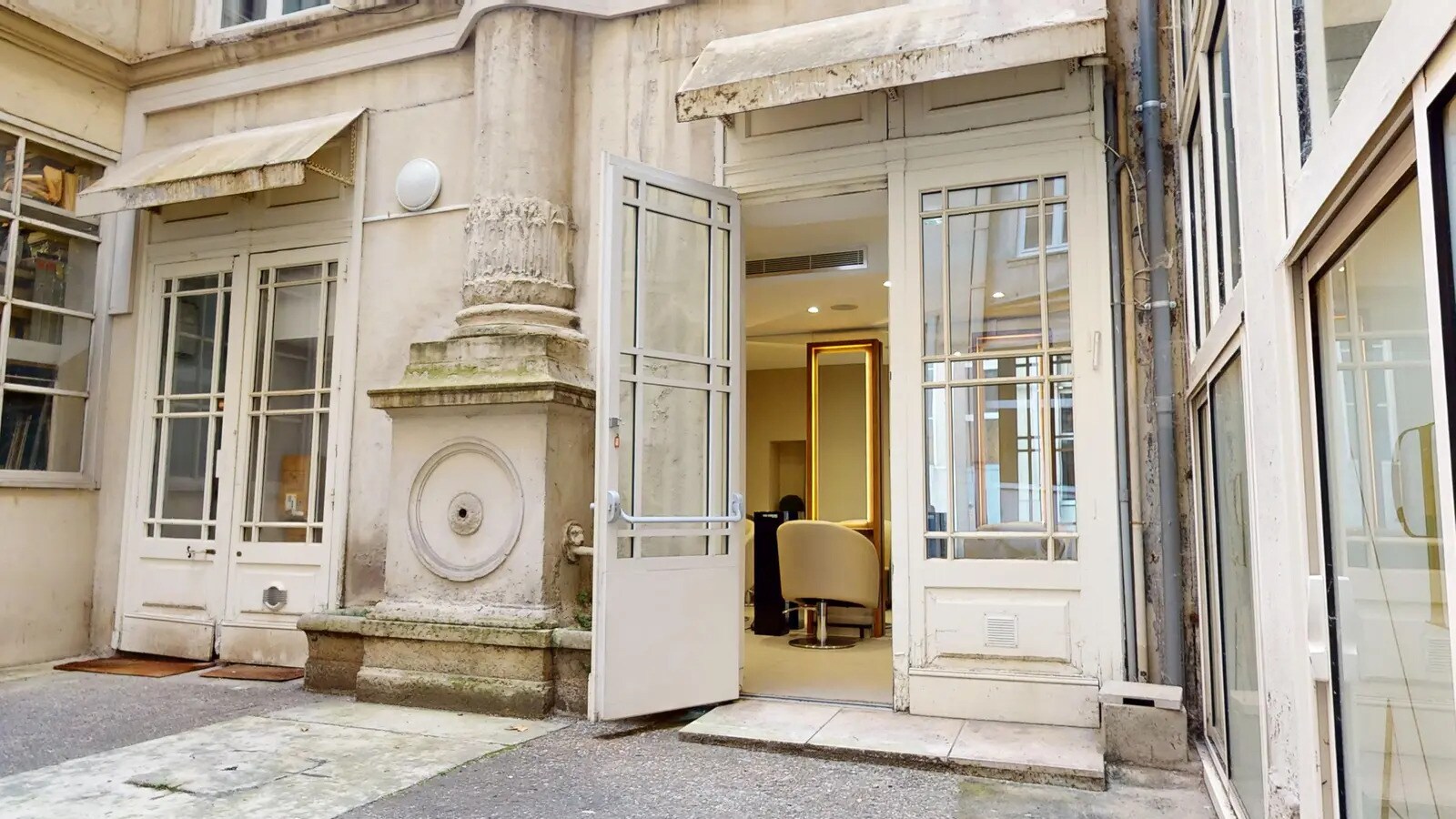 Commerce de détail dans Lyon à louer Photo du bâtiment- Image 1 de 8