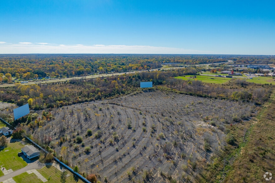 6483 E Court St N, Burton, MI for sale - Aerial - Image 3 of 12