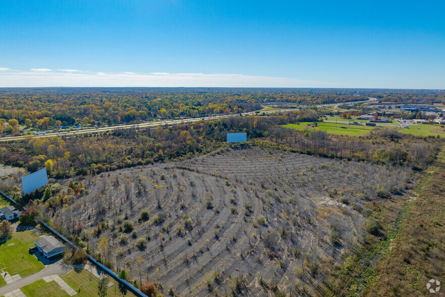 6483 E Court St N, Burton, MI à vendre - Aérien - Image 3 de 12