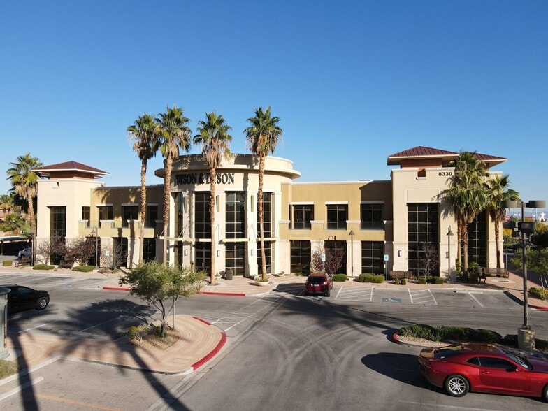 8330 W Sahara Ave, Las Vegas, NV à louer - Photo principale - Image 1 de 21