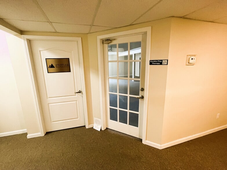 206 N Central Ave, Eureka, MO à louer - Photo intérieure - Image 3 de 9