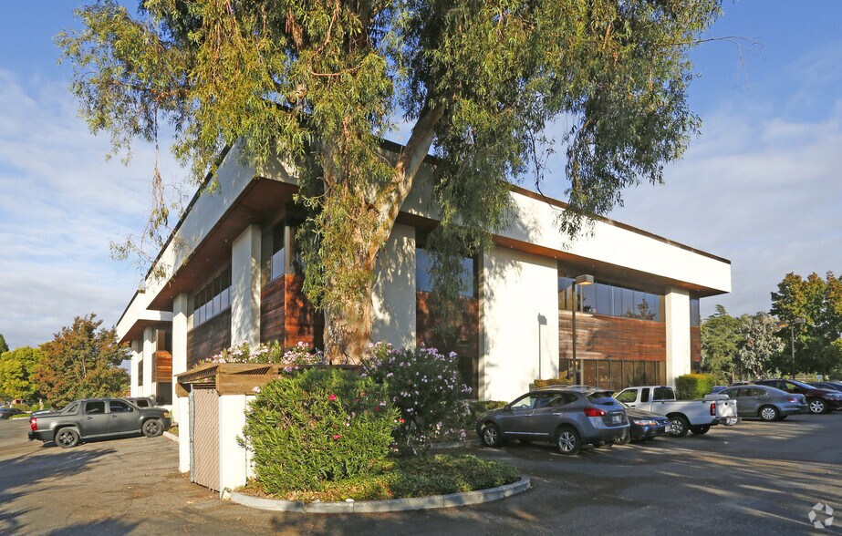 275 Saratoga Ave, Santa Clara, CA à louer - Photo du bâtiment - Image 3 de 4