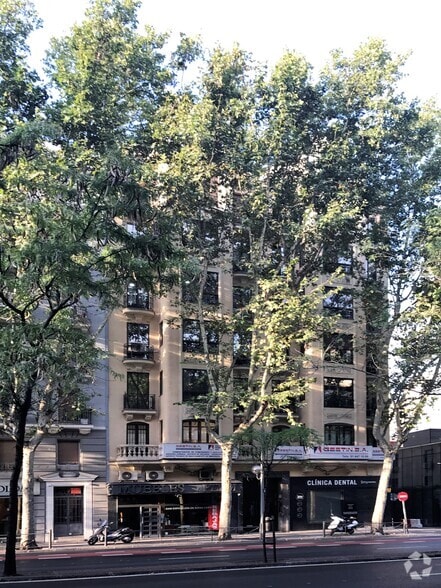 Calle de Alberto Aguilera, 7, Madrid, Madrid for lease - Building Photo - Image 1 of 2