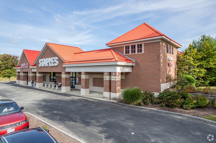 1007 Ten Rod Rd, North Kingstown, RI for lease - Primary Photo - Image 1 of 6