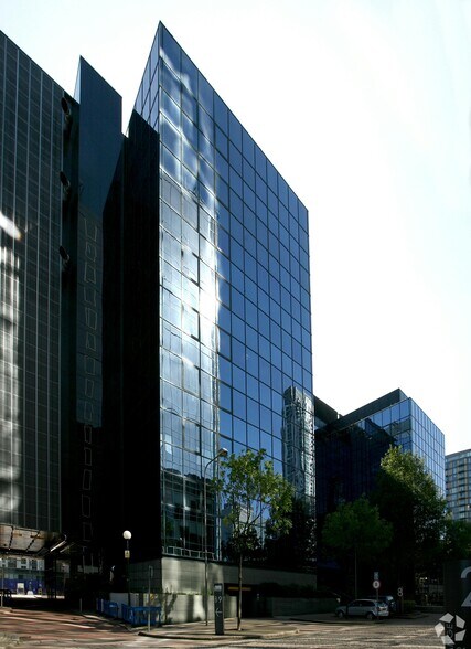 8-9 Harbour Exchange Sq, Londres à louer - Photo du bâtiment - Image 2 de 2