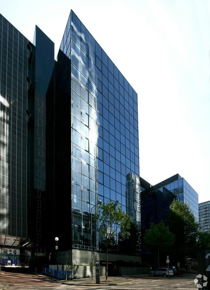 8-9 Harbour Exchange Sq, Londres à louer - Photo du bâtiment - Image 2 de 2