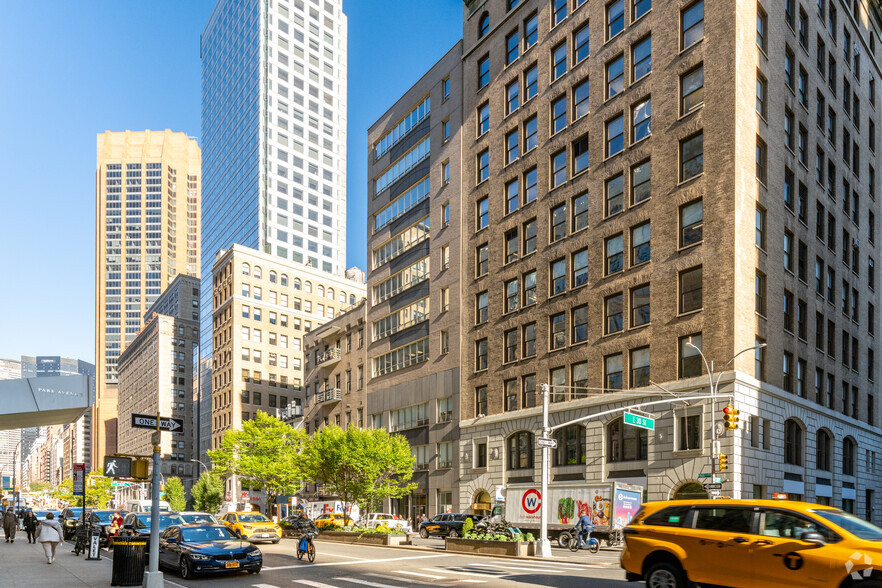 451 Park Ave S, New York, NY for lease - Building Photo - Image 1 of 13