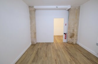 Villa Saint-Michel, Paris for lease Interior Photo- Image 2 of 7