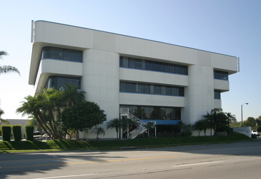 3500 Lomita Blvd, Torrance, CA à louer - Photo du bâtiment - Image 2 de 4