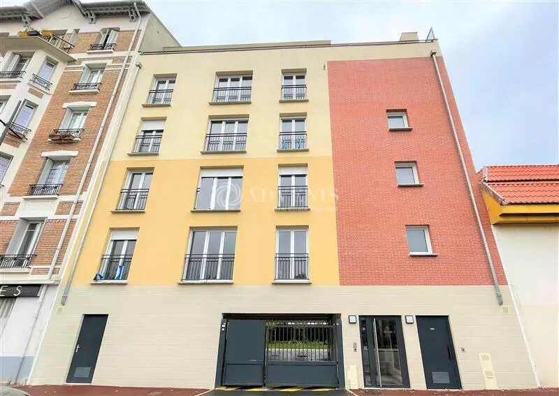 Office in Joinville-le-Pont for lease Building Photo- Image 1 of 6