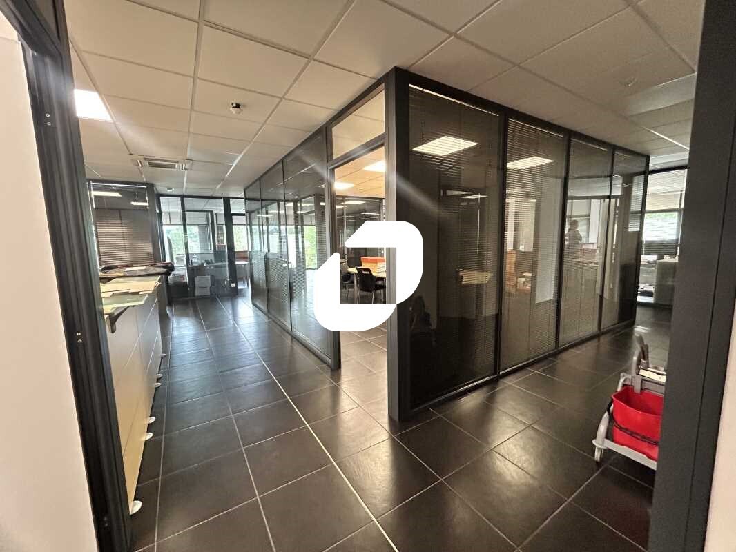 Office in Saint-Brice-sous-Forêt for lease Interior Photo- Image 1 of 9