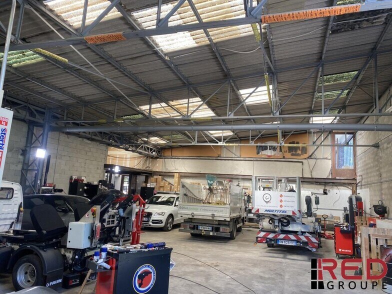 Industrial in Châteauneuf-le-Rouge for lease - Interior Photo - Image 2 of 5
