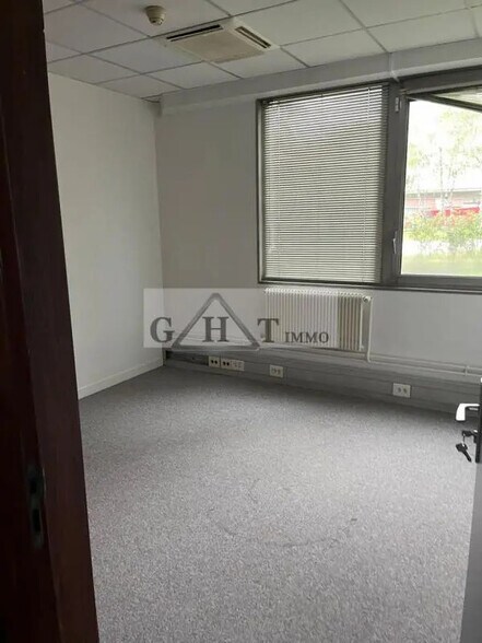 Bureau dans La Courneuve à louer - Photo intérieure - Image 1 de 6