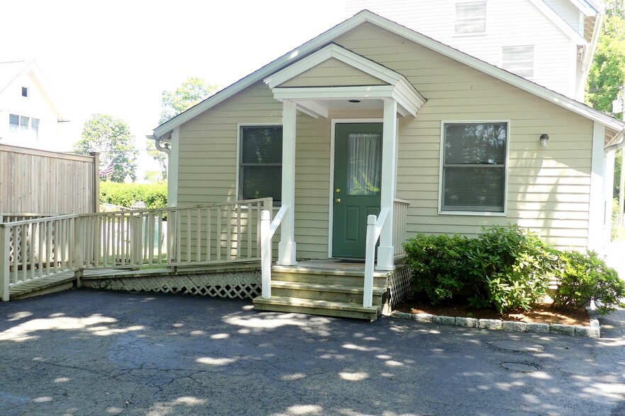 64 Main St, Centerbrook, CT à louer - Photo du bâtiment - Image 1 de 12