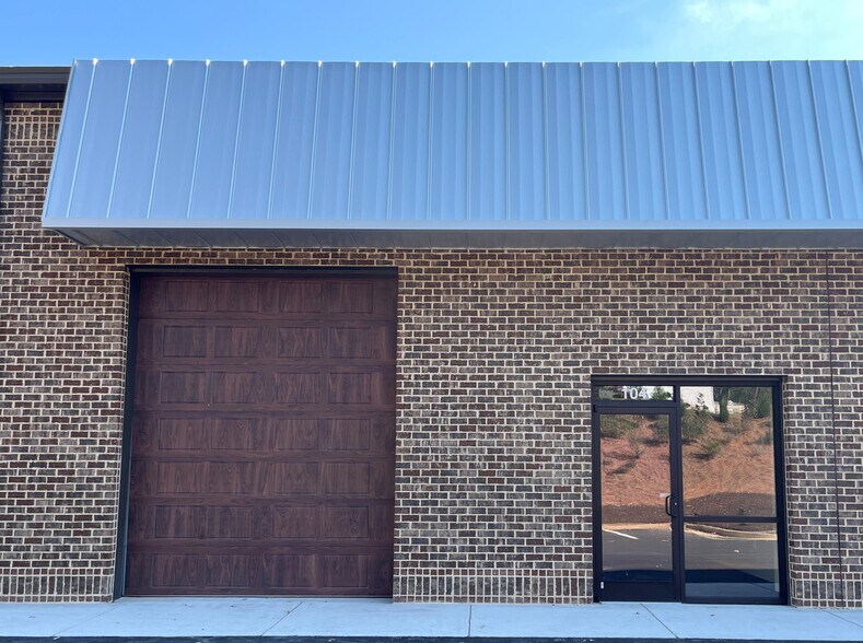 1750 Friendship Cir, Cumming, GA à louer - Photo du bâtiment - Image 2 de 4