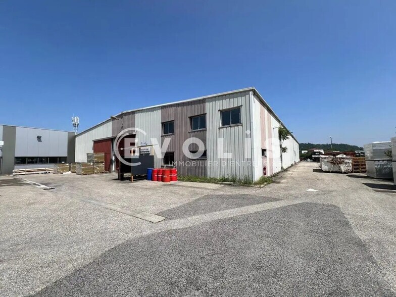 Flex in Brignais for lease - Building Photo - Image 2 of 13