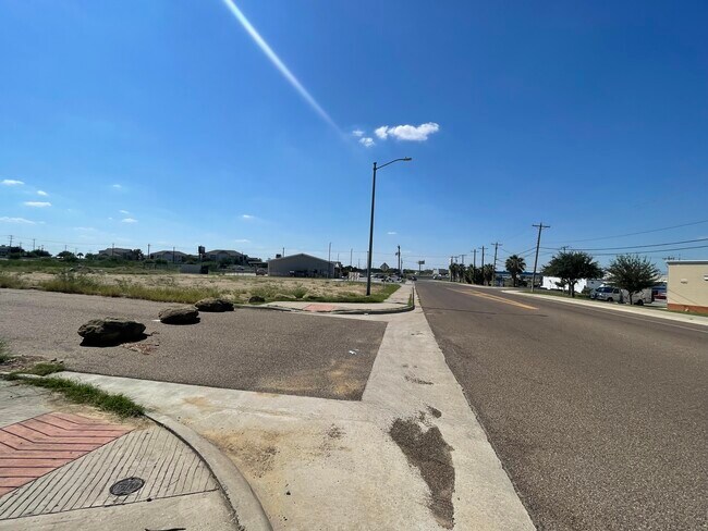 More details for 920 Galeria Dr, Laredo, TX - Land for Lease