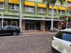 2247-2287 1st St, Fort Myers, FL à louer Photo du bâtiment- Image 1 de 4