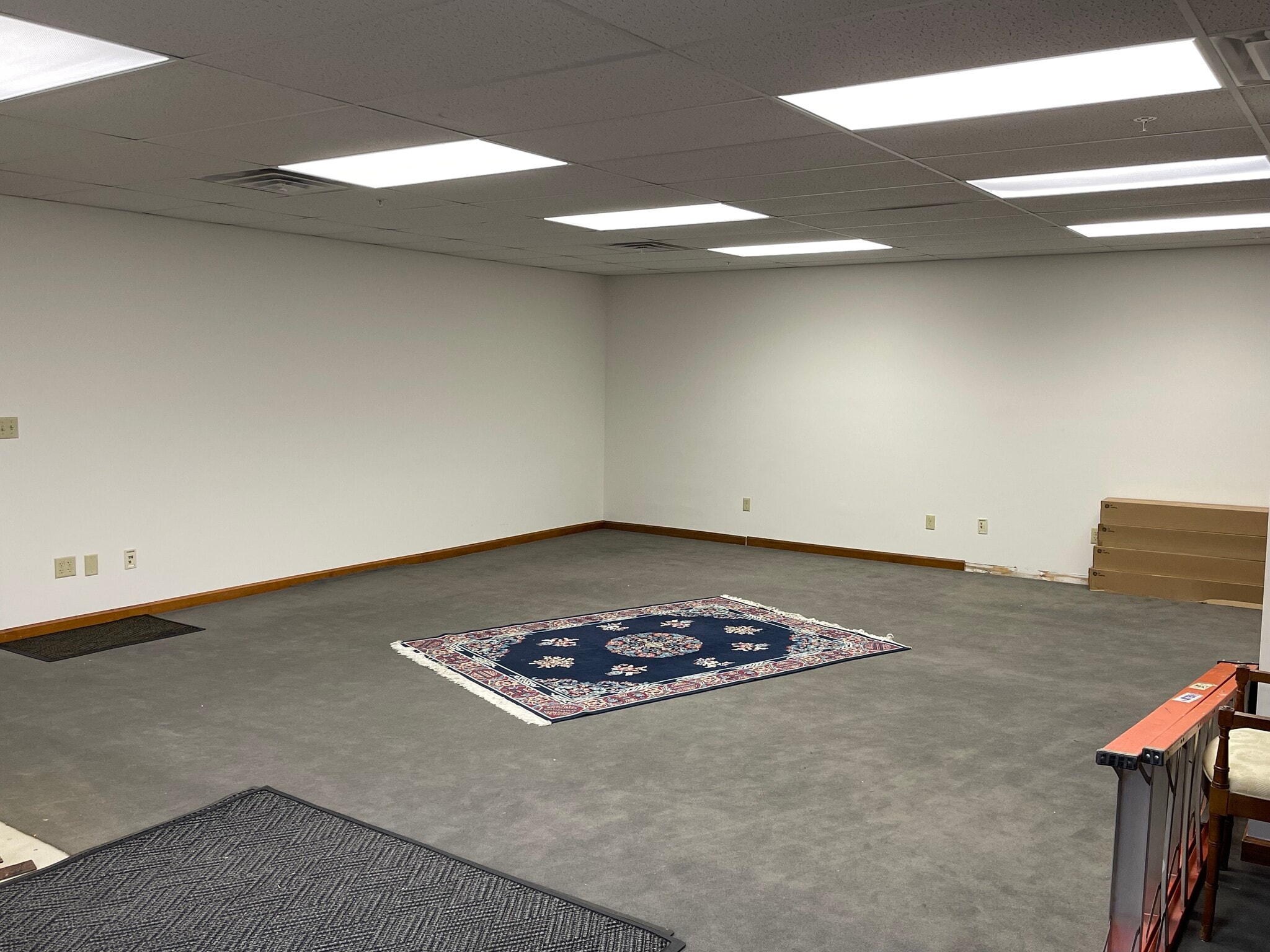 207 W Jefferson St, Bloomington, IL for lease Interior Photo- Image 1 of 1