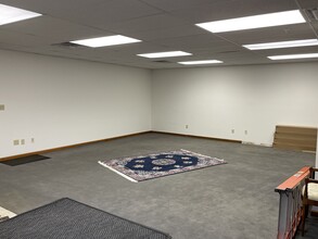 207 W Jefferson St, Bloomington, IL for lease Interior Photo- Image 1 of 1