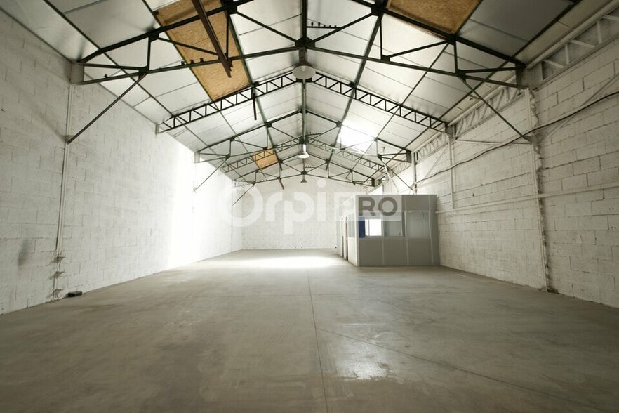 2 Chemin Du Genie- Allee Denis Papin, Venissieux for lease - Building Photo - Image 2 of 4