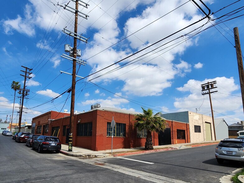 1318 Velasco St, Los Angeles, CA à louer - Photo du bâtiment - Image 1 de 6