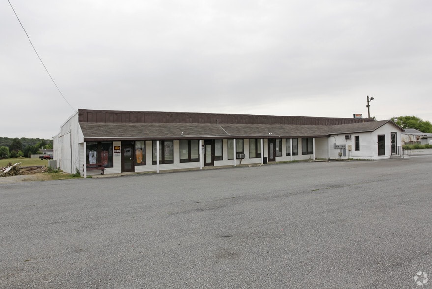 9989 S Dupont Hwy, Felton, DE for sale - Building Photo - Image 2 of 4