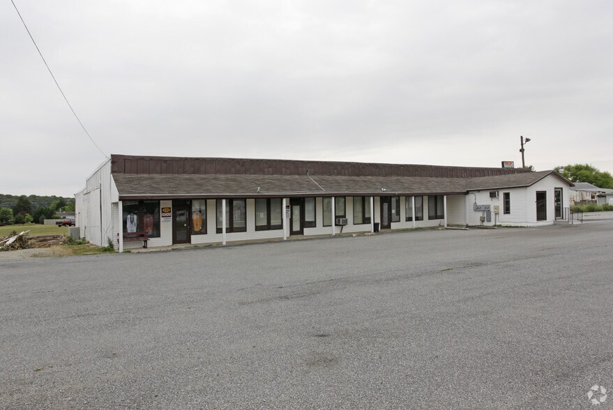 9989 S Dupont Hwy, Felton, DE à vendre - Photo du bâtiment - Image 2 de 4