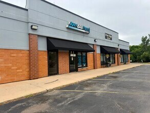6256 E Riverside Blvd, Loves Park, IL for lease Building Photo- Image 2 of 4