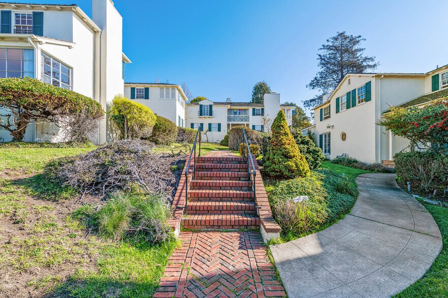 1739 Spruce St, Berkeley, CA à vendre - Photo du bâtiment - Image 2 de 12