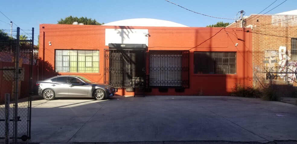 1262-1264 S Boyle Ave, Los Angeles, CA à vendre - Photo du bâtiment - Image 3 de 17