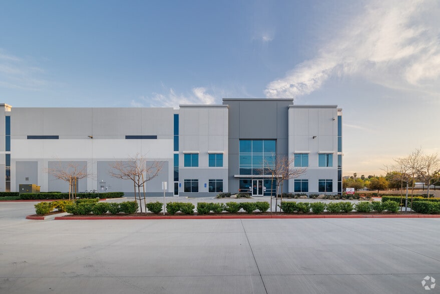 20123 Harvill Ave, Perris, CA for lease - Building Photo - Image 2 of 8