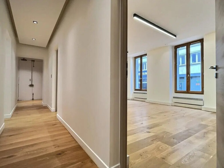 105 Rue Du Théâtre, Paris for lease - Building Photo - Image 3 of 8