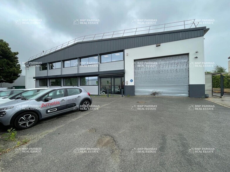 Flex in Morangis for lease - Building Photo - Image 1 of 9