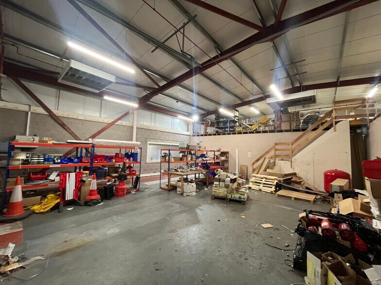 Ashwood Ct, Mid Calder for sale - Building Photo - Image 3 of 4