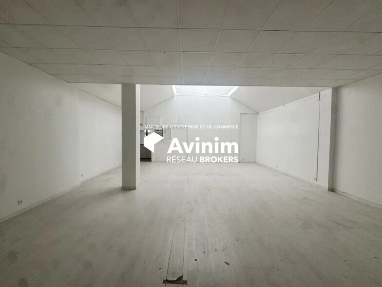 Industrial in Bobigny for lease - Interior Photo - Image 2 of 3