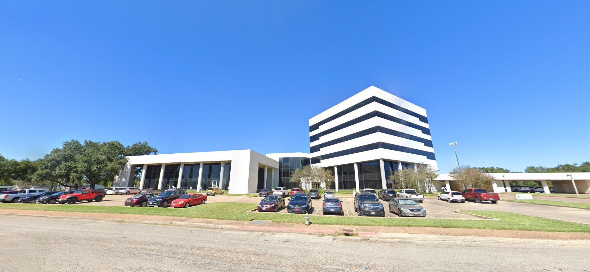 1908 N Laurent St, Victoria, TX for sale Building Photo- Image 1 of 24