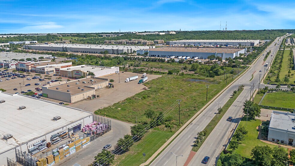 1700 Chalk Hill Rd, Dallas, TX à vendre - Photo du bâtiment - Image 3 de 6