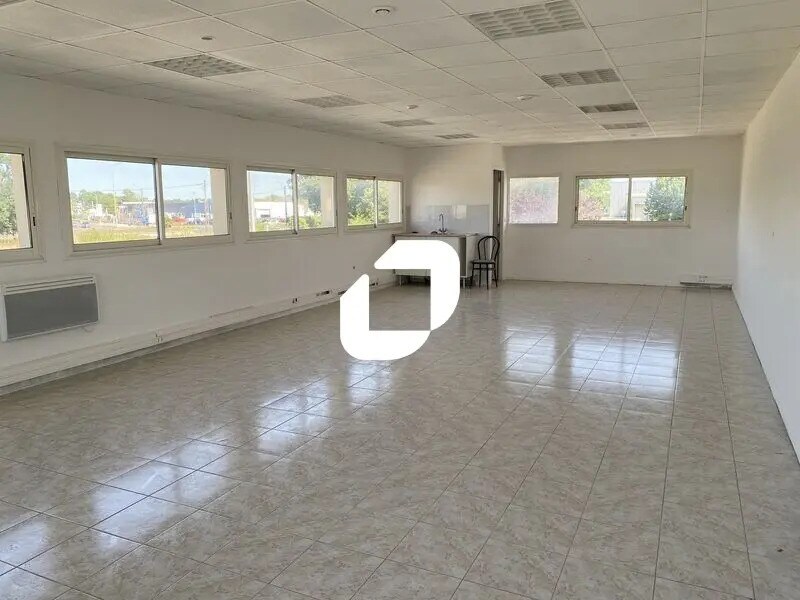 Office in Pessac for lease Interior Photo- Image 1 of 6