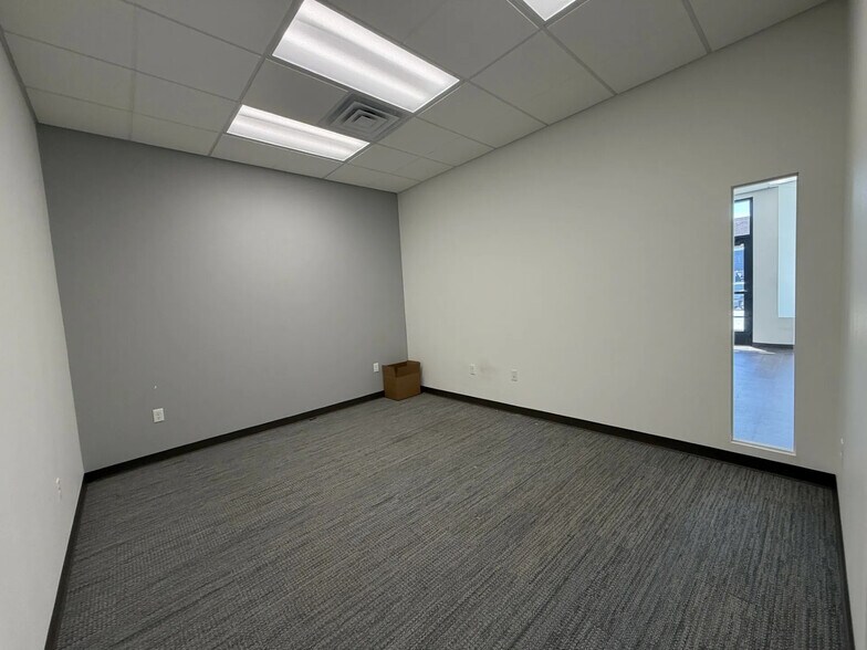 121 N Main St, Janesville, MN à louer - Photo intérieure - Image 3 de 8