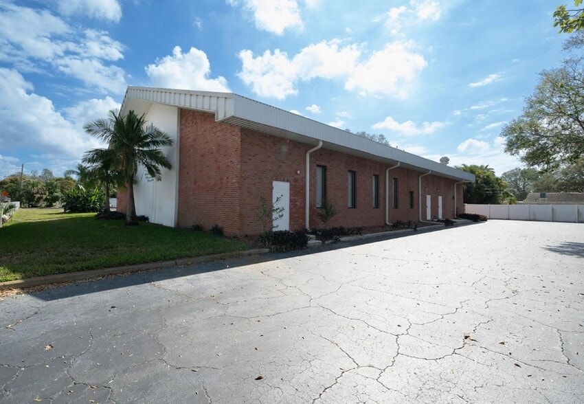 3500 13th Ave N, Saint Petersburg, FL à vendre - Photo du bâtiment - Image 3 de 23