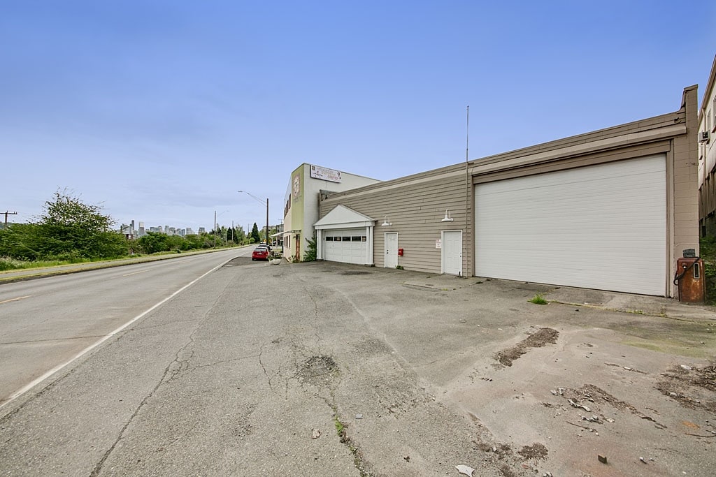 2220 N Pacific St, Seattle, WA for lease Building Photo- Image 1 of 9
