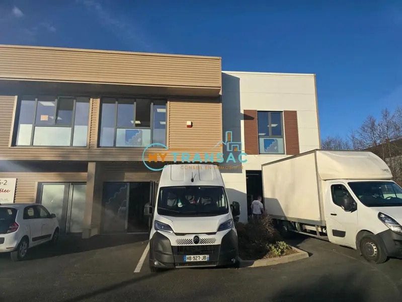 Industrial in Bussy-Saint-Georges for lease Building Photo- Image 1 of 17