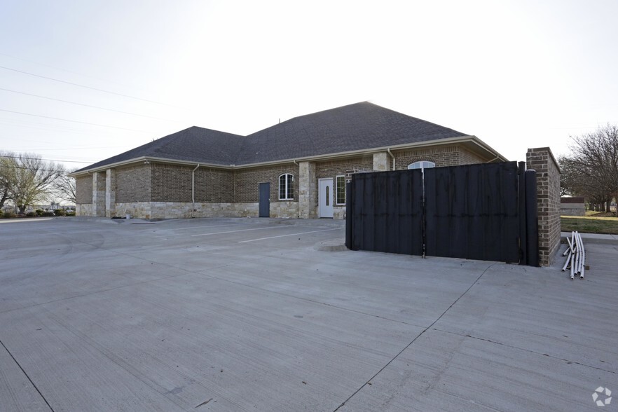 3313 Naaman School Rd, Garland, TX for lease - Building Photo - Image 2 of 11