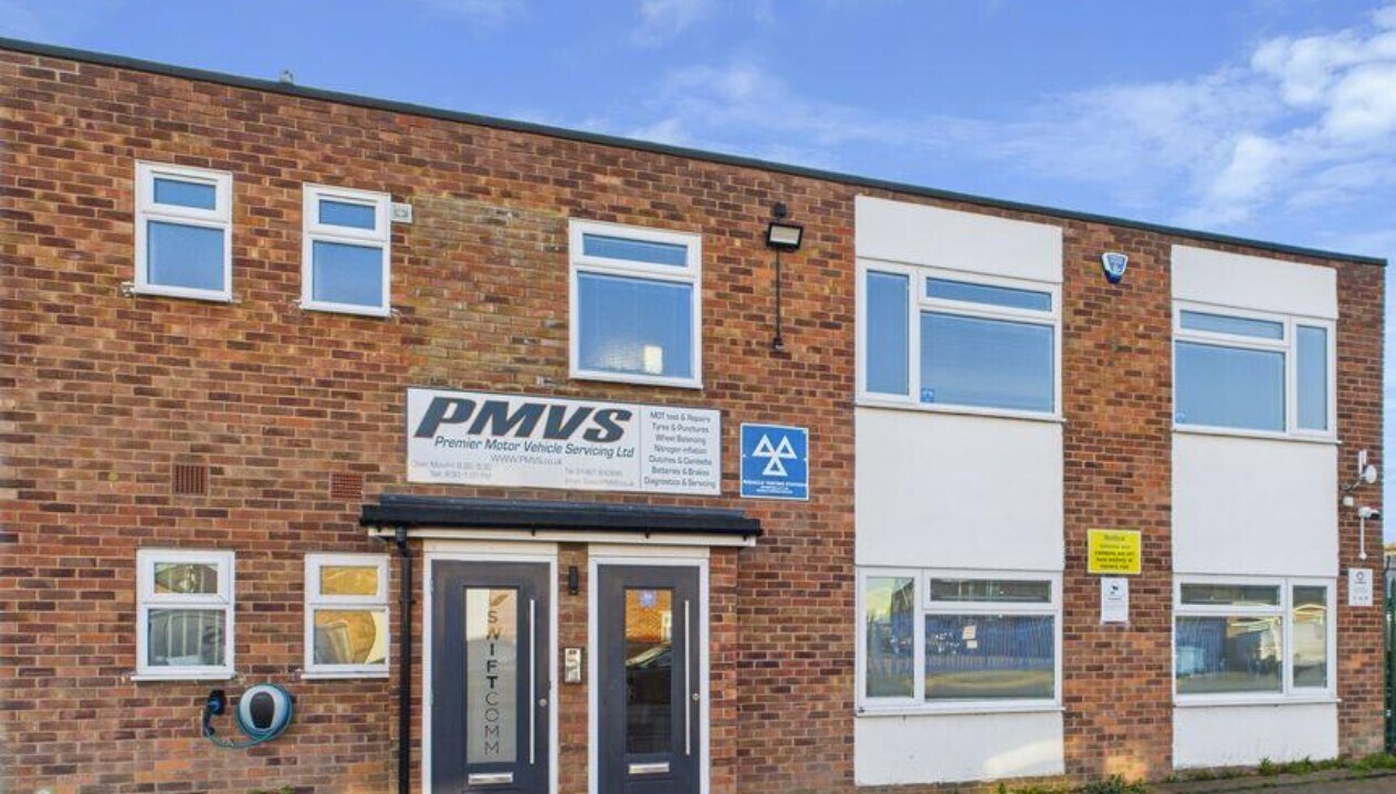 Unit 19 Brookside Industrial Estate, Sawtry, Sawtry for lease Primary Photo- Image 1 of 2