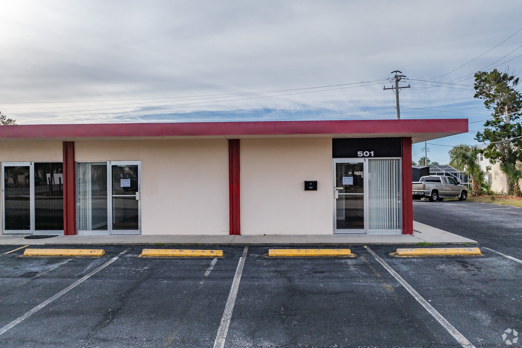 501-527 S Paula Dr, Dunedin, FL for lease Building Photo- Image 1 of 5