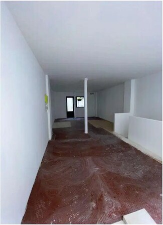 Plus de détails pour Commerce de détail à louer